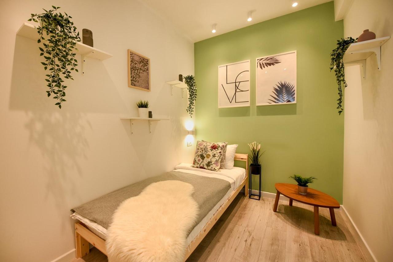 Spacious 1Br In The City Center - Amazing For Extended Stays Bucharest Exterior photo